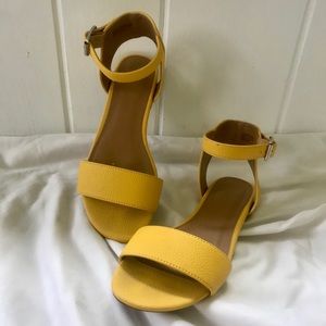 Express | yellow adjustable flat sandals- size 7